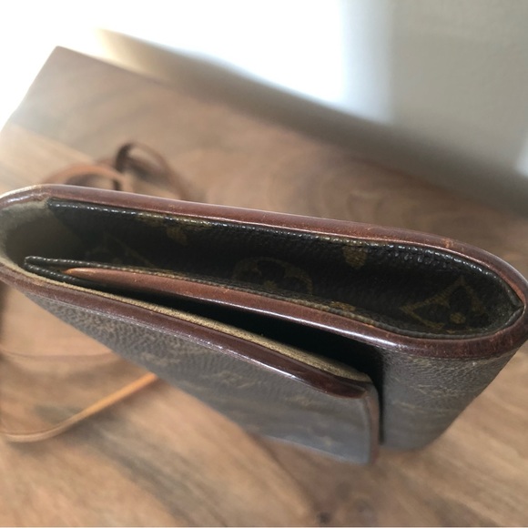 LOUIS VUITTON TWIN POCHETTE GM MONOGRAM - Picture 8 of 13